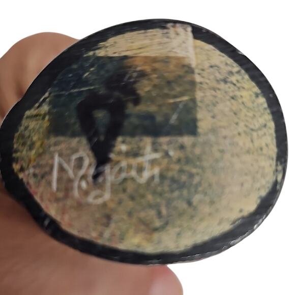 Vintage Signed Hand Carved Hand Painted Soapstone Black and Cream Cat Figurine - Picture 6 of 6